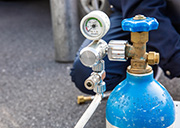 What are the regulations for the safe use of oxygen cylinders?